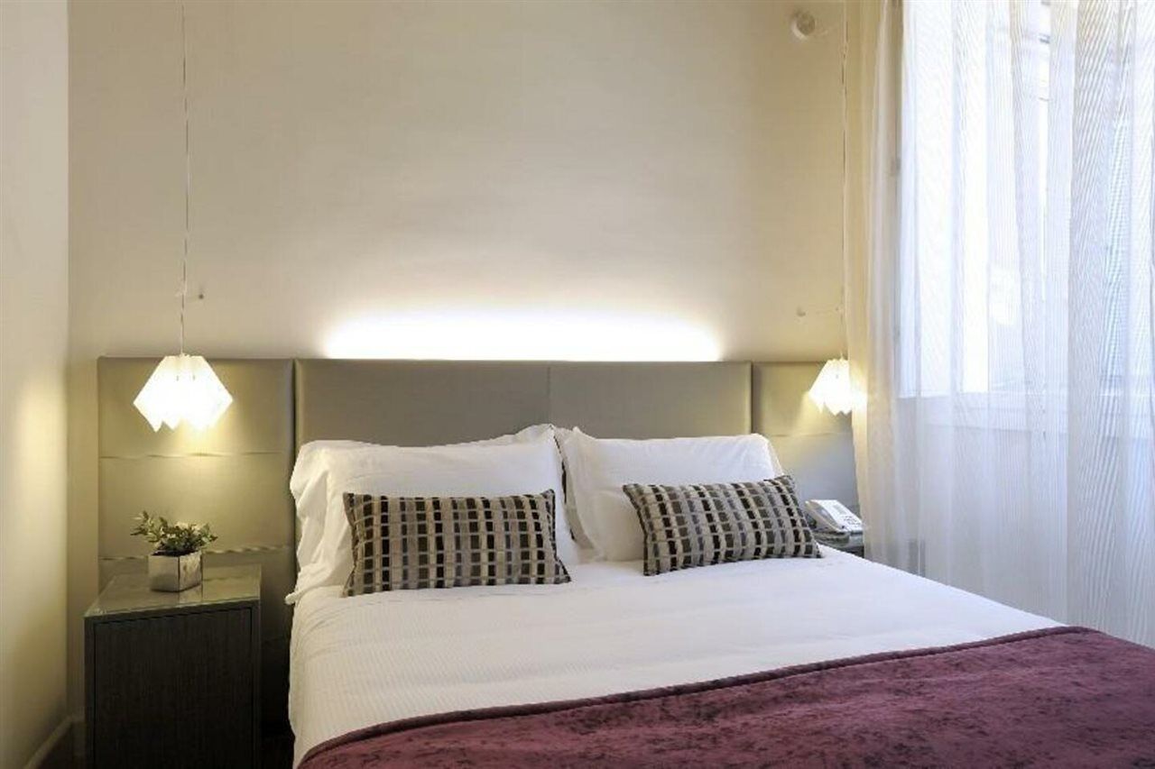Trevi Palace Luxury Inn Rom Zimmer foto